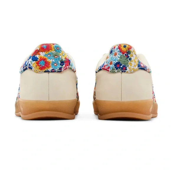 BRAND NEW, never worn! Adidas Gazelle Liberty London. Off white floral. Size 5. - Picture 2 of 11